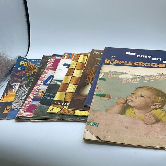 Lot of 10 books and individual patterns baby book from 1944 crochet knitting - Picture 1 of 15